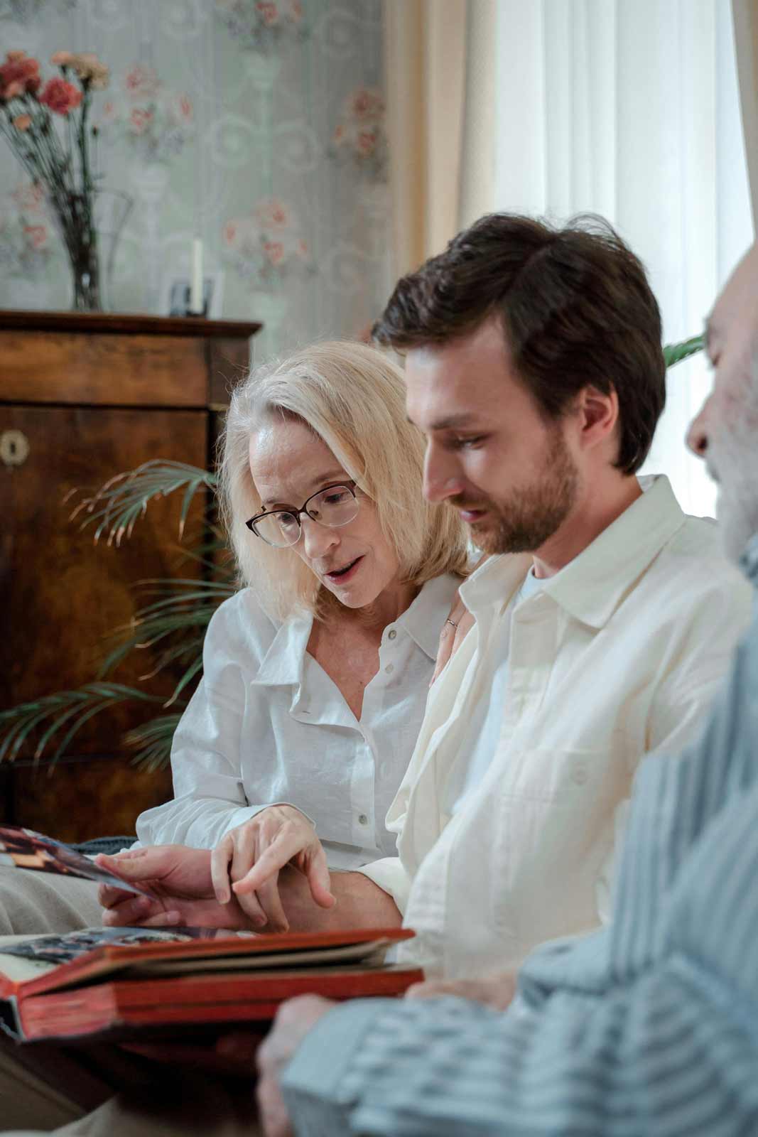 Unpacking-the-Past-Image-2