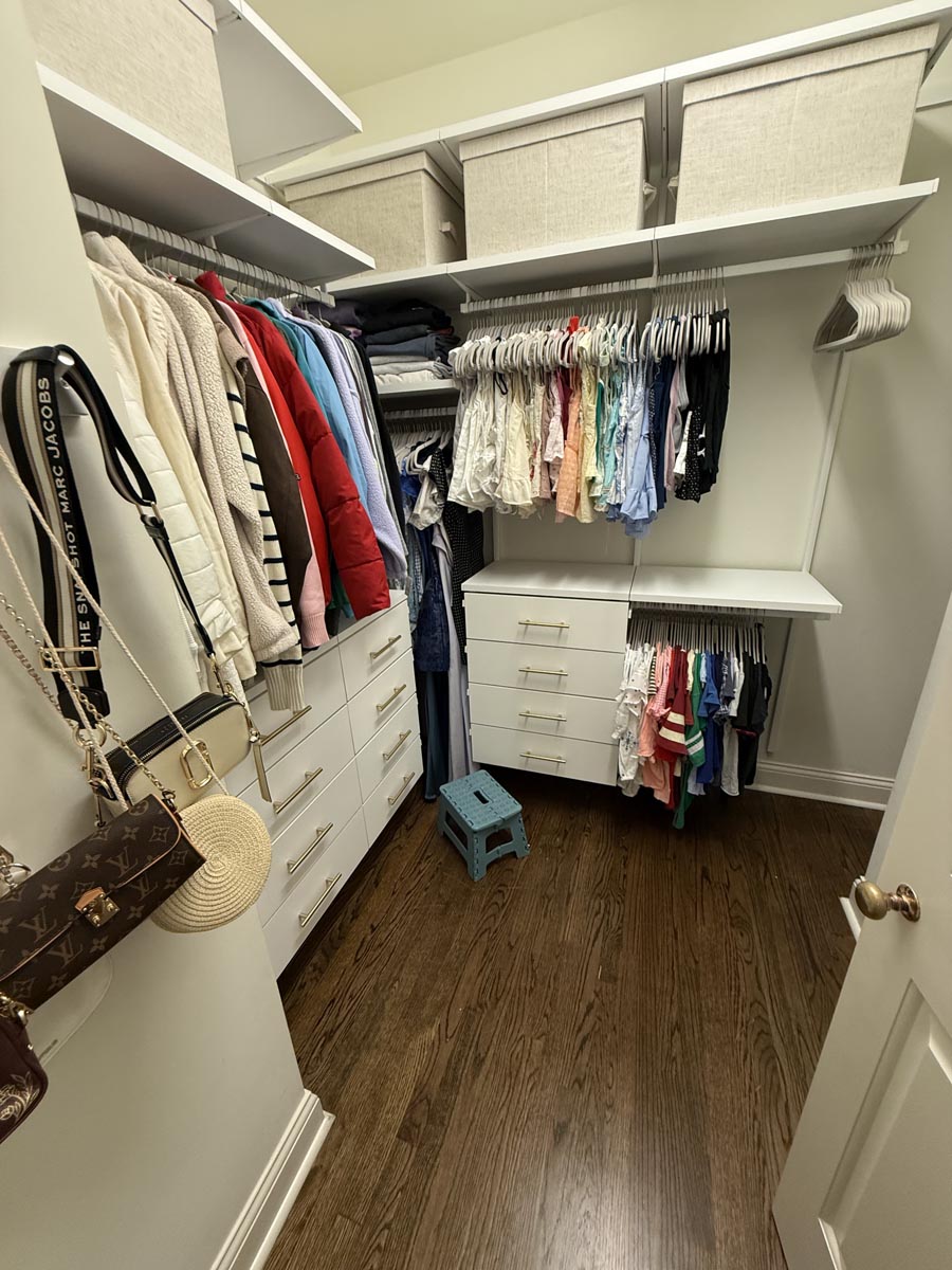 kids-closet-drawers-hanging-rods